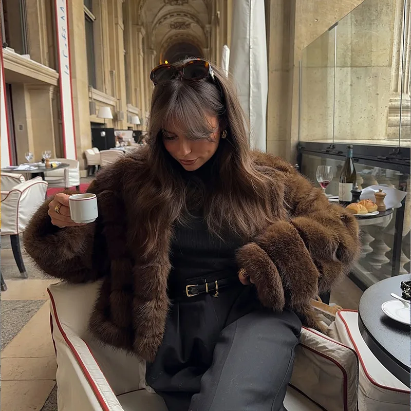 Streetwear Girl Brand - Cappotto Vintage in Pelliccia Sintetica Marrone