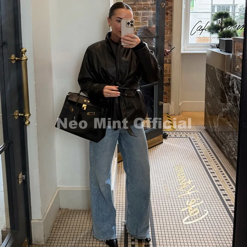 Cappotto in Ecopelle Nero Tren - Streetwear Girl Brand recensione e prezzo